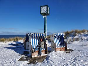 Verschneite Strandkörbe